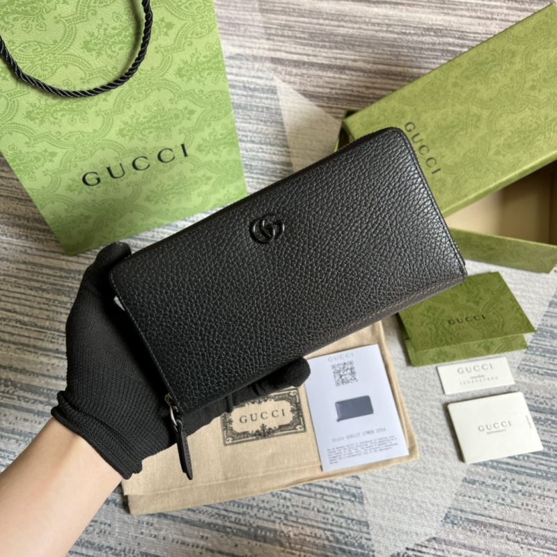 G*u*i wallets & purse